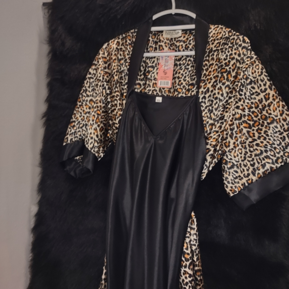 Paris Pink Satin Charmeuse Matching Wrap Robe and Chemise Set Black & Gold